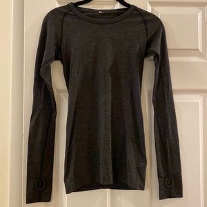 Lululemon Women’s Small Long-Sleeved Mesh Shirt